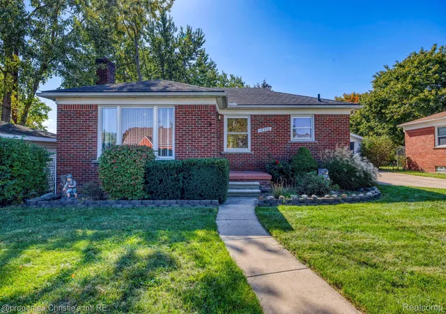 Photo 2 of Single family home for sale at 16320 Aurora Ave, Eastpointe, MI 48021 | MLS# 20261081721 | Listing updated on 2026-10-20