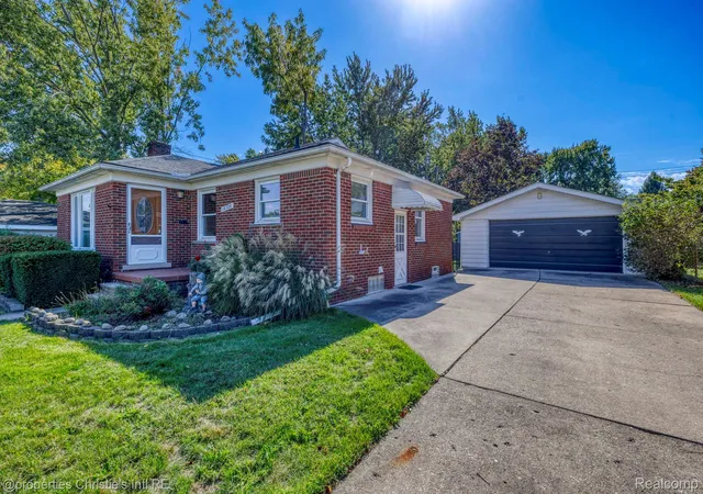 Photo 3 of Single family home for sale at 16320 Aurora Ave, Eastpointe, MI 48021 | MLS# 20261081721 | Listing updated on 2026-10-20
