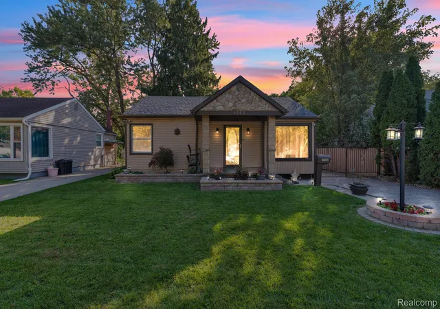 Photo 1 of Single family home for sale at 4663 Academy St, Dearborn Heights, MI 48125 | MLS# 20261081724 | Listing updated on 2026-10-15