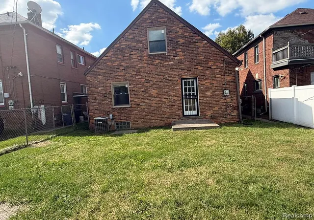 Photo 2 of Single family home for sale at 18418 Stoepel St, Detroit, MI 48221 | MLS# 20261081727 | Listing updated on 2026-10-09