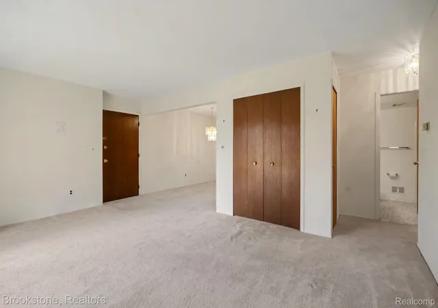 Photo 3 of Condo for sale at 29224 Gloede Dr #151, Warren, MI 48088 | MLS# 20261081731 | Listing updated on 2026-10-17