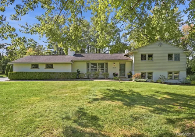 Photo 2 of Single family home for sale at 21831 Connemara Dr, Northville, MI 48167 | MLS# 20261081735 | Listing updated on 2026-10-11