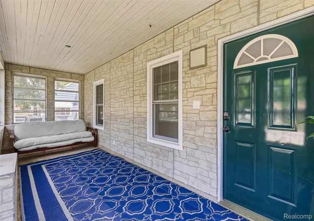Photo 3 of Single family home for sale at 1709 Michigan Ave, Bay City, MI 48708 | MLS# 20261081738 | Listing updated on 2026-10-11