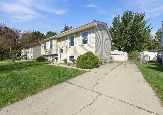 Photo 2 of Single family home for sale at 44478 Albert Dr, Plymouth, MI 48170 | MLS# 81026053756 | Listing updated on 2026-10-08