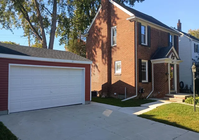Photo 2 of Single family home for sale at 667 North Dr, Wyandotte, MI 48192 | MLS# 81026053761 | Listing updated on 2026-10-10
