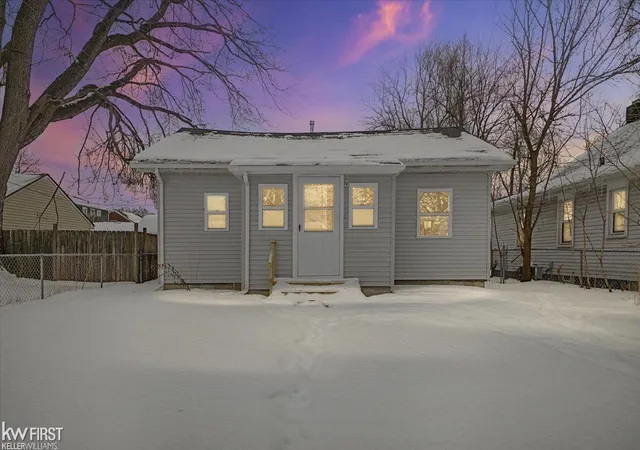 Photo 1 of Single family home for sale at 586 E Hayes Ave, Hazel Park, MI 48030 | MLS# 5050224305 | Listing updated on 2026-10-08