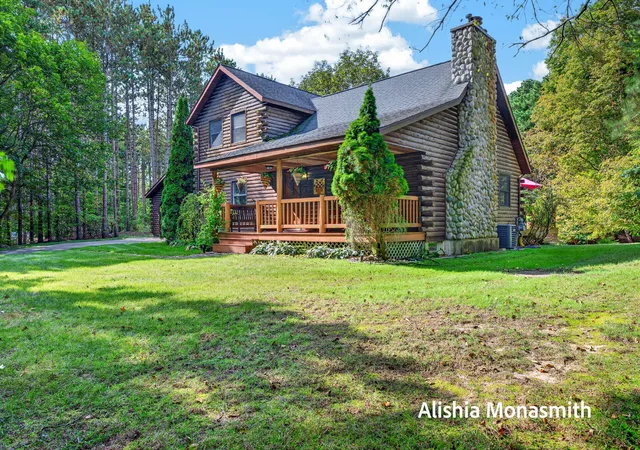 Photo 2 of Single family home for sale at 2797 N 168th Avenue, Holland, MI 49424 | MLS# 71026053770 | Listing updated on 2026-10-16