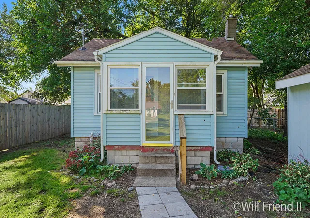 Photo 1 of Sale Pending at 36 34th Street Se, Grand Rapids, MI 49548 | MLS# 65026053771 | Listing updated on 2026-10-15
