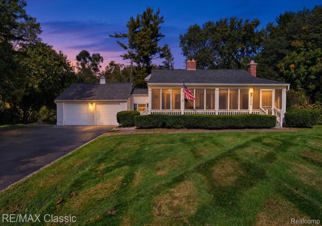 Photo 1 of Sale Pending at 1309 Wixom Trl, Milford, MI 48381 | MLS# 20261081761 | Listing updated on 2026-10-14