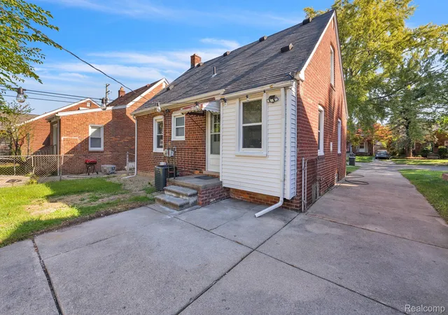 Photo 3 of Single family home for sale at 2207 Kingsbury Ave, Dearborn, MI 48128 | MLS# 20261081767 | Listing updated on 2026-10-12