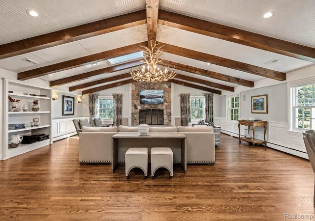 Photo 4 of Single family home for sale at 232 Guilford Rd, Bloomfield Hills, MI 48304 | MLS# 20261081771 | Listing updated on 2026-10-21