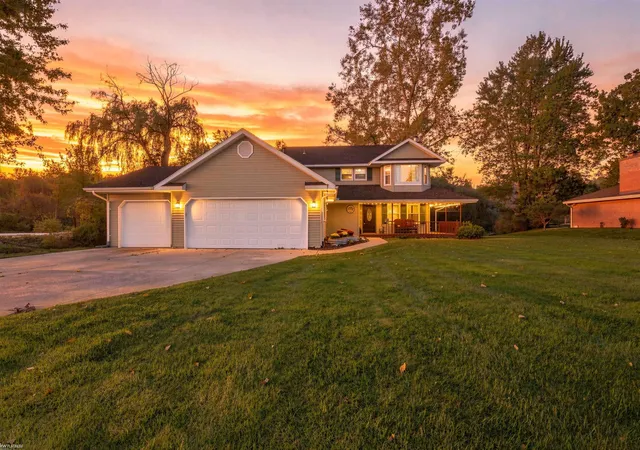 Photo 1 of Single family home for sale at 1332 Thistleridge Dr, Holly, MI 48442 | MLS# 58050224311 | Listing updated on 2026-10-09