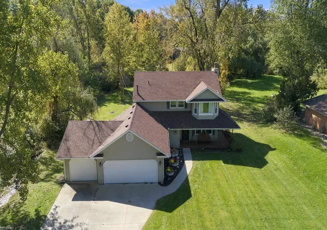 Photo 3 of Single family home for sale at 1332 Thistleridge Dr, Holly, MI 48442 | MLS# 58050224311 | Listing updated on 2026-10-09