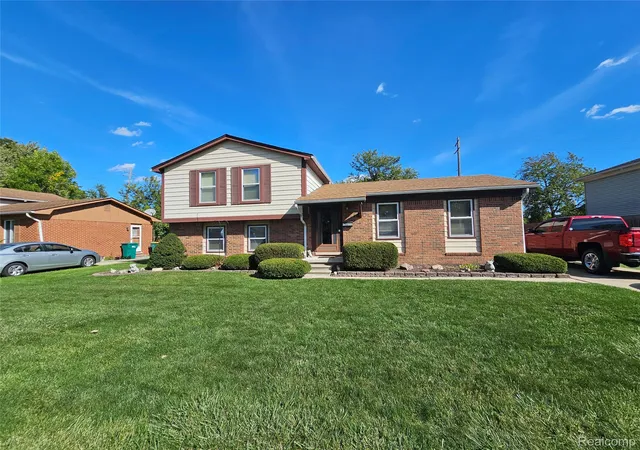 Photo 1 of Single family home for sale at 18253 Winwood Ave, Brownstown, MI 48193 | MLS# 20261081781 | Listing updated on 2026-10-10