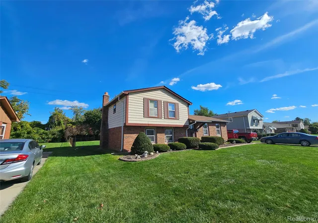 Photo 2 of Single family home for sale at 18253 Winwood Ave, Brownstown, MI 48193 | MLS# 20261081781 | Listing updated on 2026-10-10