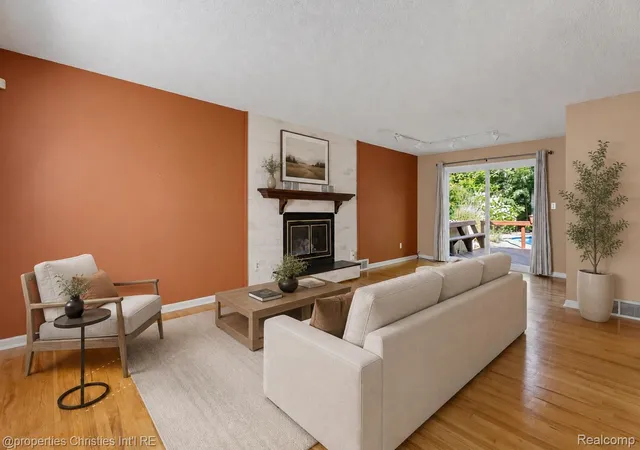 Photo 3 of Single family home for sale at 3560 Beach Rd, Troy, MI 48084 | MLS# 20261081783 | Listing updated on 2026-10-10