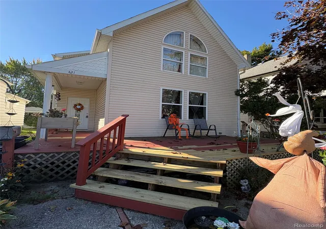 Photo 2 of Single family home for sale at 421 Brown St, Marine City, MI 48039 | MLS# 20261081790 | Listing updated on 2026-10-19