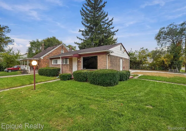 Photo 2 of Single family home for sale at 3716 S Spring Hl Ave, Inkster, MI 48141 | MLS# 20261081793 | Listing updated on 2026-10-12