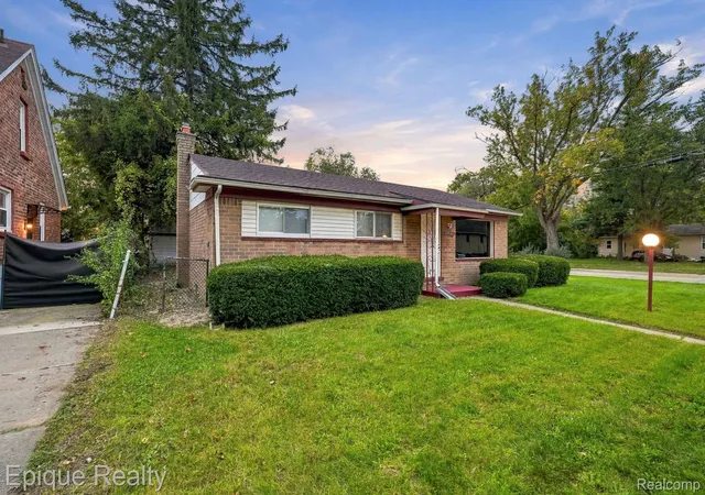 Photo 3 of Single family home for sale at 3716 S Spring Hl Ave, Inkster, MI 48141 | MLS# 20261081793 | Listing updated on 2026-10-12