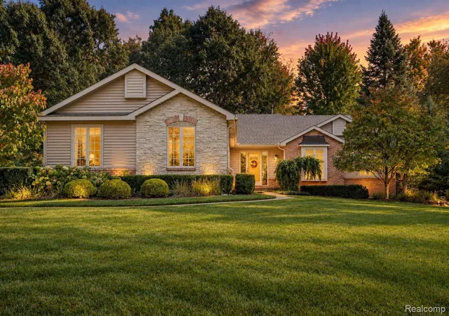 Photo 1 of Single family home for sale at 5000 Paula Ave, Clarkston, MI 48346 | MLS# 20261081796 | Listing updated on 2026-10-21