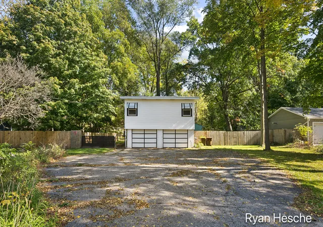 Photo 1 of Sale Pending at 30 S Pleasant St, Saranac, MI 48881 | MLS# 65026053802 | Listing updated on 2026-10-08