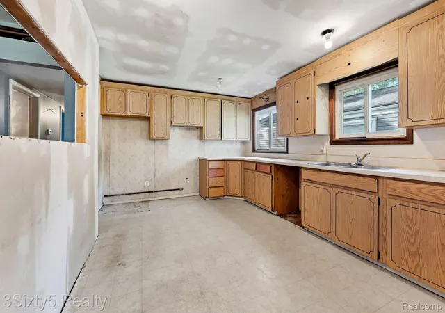 Photo 4 of Single family home for sale at 6744 Harding St, Taylor, MI 48180 | MLS# 20261081809 | Listing updated on 2026-10-12