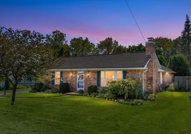 Photo 1 of Single family home for sale at 854 Vanderpool Ave, Troy, MI 48083 | MLS# 81026053804 | Listing updated on 2026-10-14