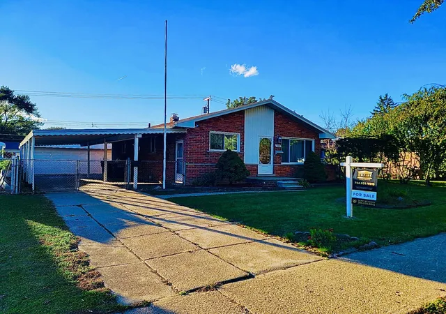 Photo 3 of Single family home for sale at 820 S Venoy Rd, Westland, MI 48186 | MLS# 81026053808 | Listing updated on 2026-10-16