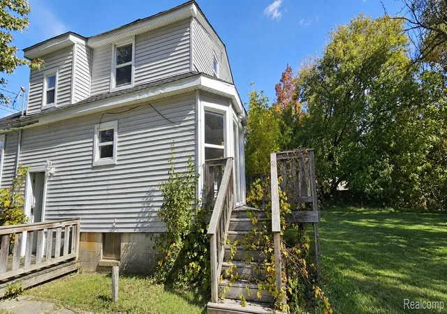 Single family home for sale at 4437 W Court St, Flint, MI 48532 | MLS# 20261081822