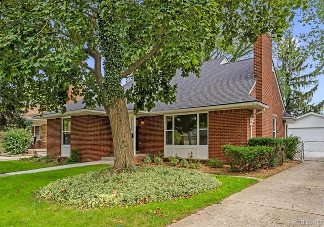 Photo 2 of Single family home for sale at 19984 Fairway Dr, Grosse Pointe Woods, MI 48236 | MLS# 20261081824 | Listing updated on 2026-10-17