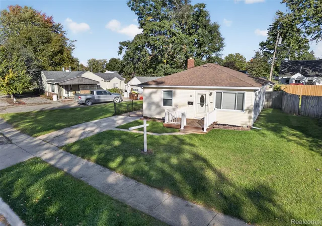 Photo 2 of Single family home for sale at 88 Potter Dr, Belleville, MI 48111 | MLS# 20261081831 | Listing updated on 2026-10-15