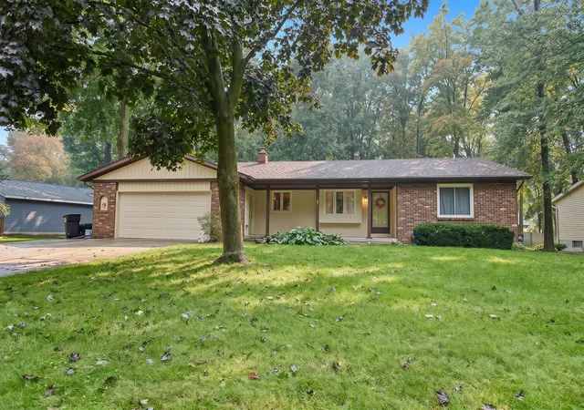 Photo 2 of Single family home for sale at 7337 Yorkshire Dr, Hudsonville, MI 49426 | MLS# 65026053821 | Listing updated on 2026-10-21
