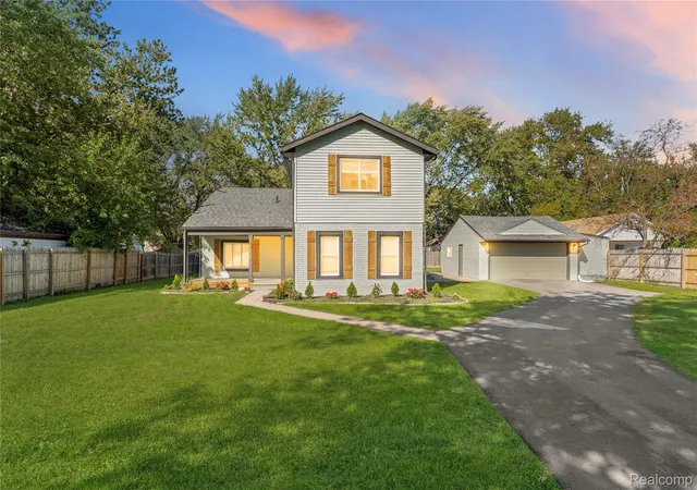 Photo 1 of Single family home for sale at 13725 Leonard Ave, Warren, MI 48089 | MLS# 20261081840 | Listing updated on 2026-10-13