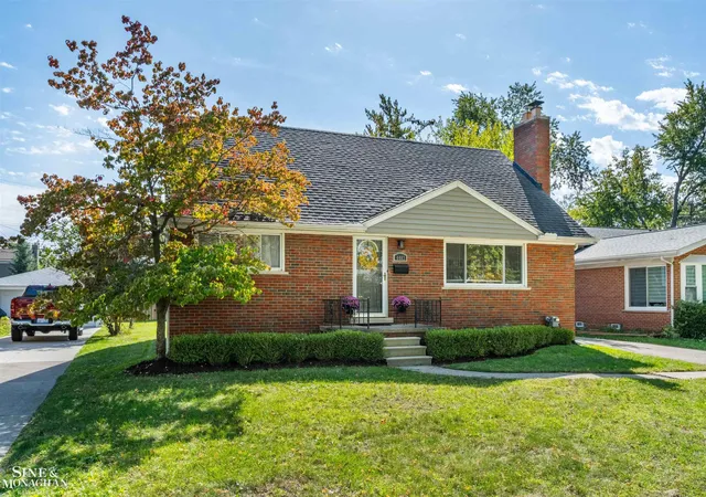 Photo 1 of Single family home for sale at 4407 Auburn Dr, Royal Oak, MI 48073 | MLS# 58050224343 | Listing updated on 2026-10-14