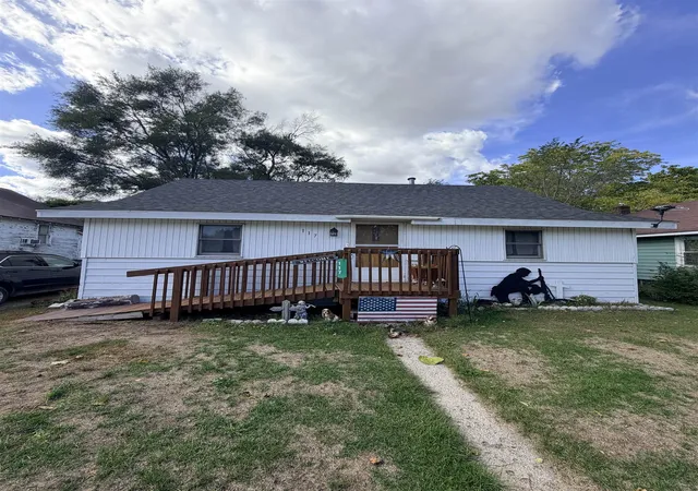 Photo 1 of Single family home for sale at 117 Pleasant Ave, Alma, MI 48801 | MLS# 79080074361 | Listing updated on 2026-10-11
