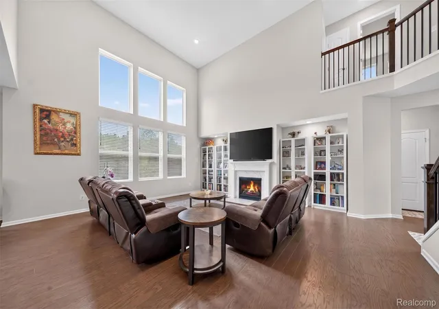 Photo 3 of Single family home for sale at 4160 Walcott Dr, Lake Orion, MI 48359 | MLS# 20261081851 | Listing updated on 2026-10-19