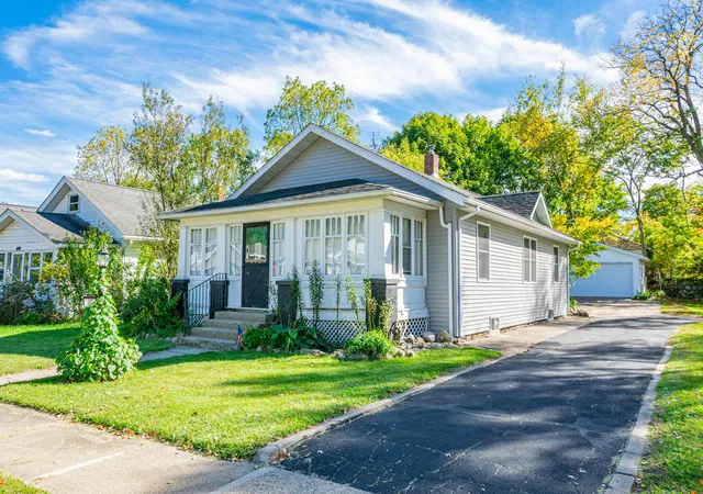 Photo 1 of Sale Pending at 101 Bowen Ave, Battle Creek, MI 49037 | MLS# 64026053840 | Listing updated on 2026-10-29