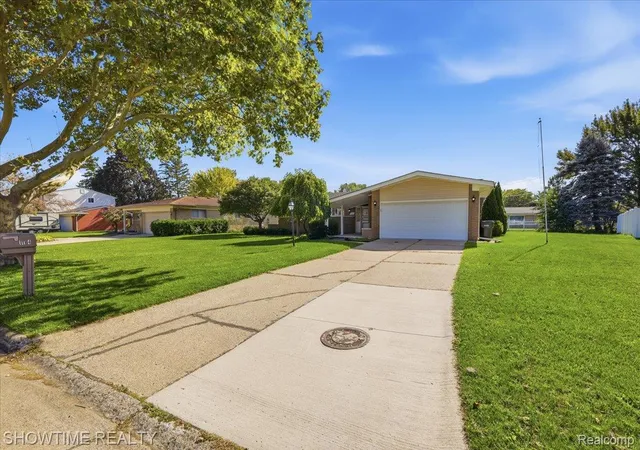 Photo 3 of Single family home for sale at 11114 Greendale Dr, Sterling Heights, MI 48312 | MLS# 20261081857 | Listing updated on 2026-10-12