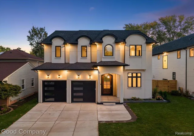 Photo 1 of Single family home for sale at 330 Woodlawn Ave, Royal Oak, MI 48073 | MLS# 20261081862 | Listing updated on 2026-10-17