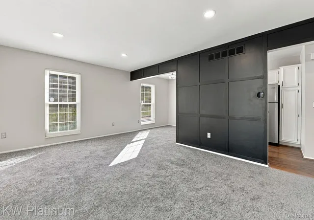 Listing Photo 1 - Condo for sale in building located at 24487 Meadowbridge Dr, Clinton Township, MI 49236