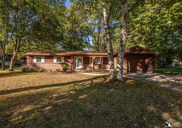 Single family home for sale at 1422 Bedford Dr, Temperance, MI 48182 | MLS# 57050224364