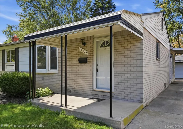 Photo 4 of Single family home for sale at 15574 Brandt St, Romulus, MI 48174 | MLS# 20261081889 | Listing updated on 2026-10-13