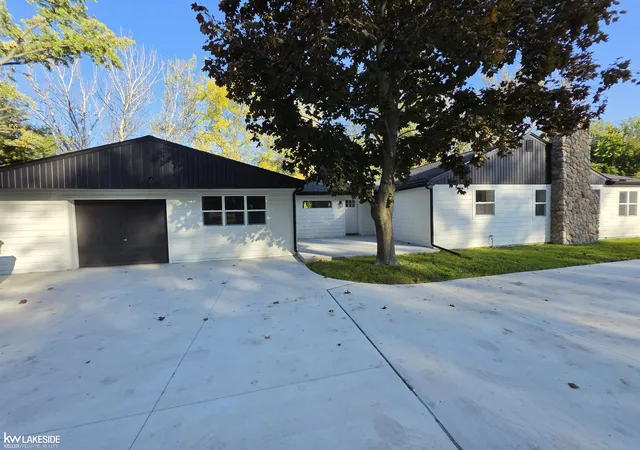 Photo 1 of Single family home for sale at 11301 25 Mile Rd, Shelby Township, MI 48315 | MLS# 58050224368 | Listing updated on 2026-10-09