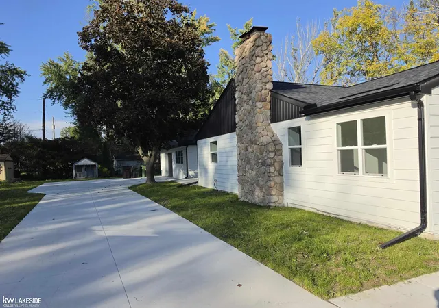 Photo 2 of Single family home for sale at 11301 25 Mile Rd, Shelby Township, MI 48315 | MLS# 58050224368 | Listing updated on 2026-10-09