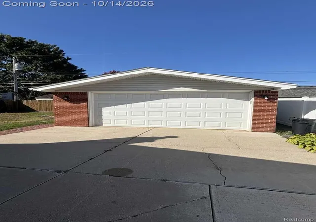 Photo 3 of Single family home for sale at 40553 Pickett Ridge Rd, Sterling Heights, MI 48313 | MLS# 20261081898 | Listing updated on 2026-10-18