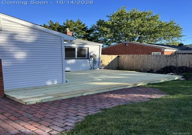 Photo 3 of Single family home for sale at 40553 Pickett Ridge Rd, Sterling Heights, MI 48313 | MLS# 20261081898 | Listing updated on 2026-10-18