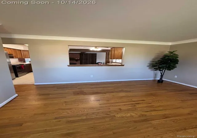 Photo 4 of Single family home for sale at 40553 Pickett Ridge Rd, Sterling Heights, MI 48313 | MLS# 20261081898 | Listing updated on 2026-10-18