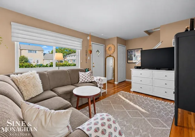 Photo 4 of Condo for sale at 32012 Williamsburg St, Saint Clair Shores, MI 48082 | MLS# 58050224373 | Listing updated on 2026-10-13