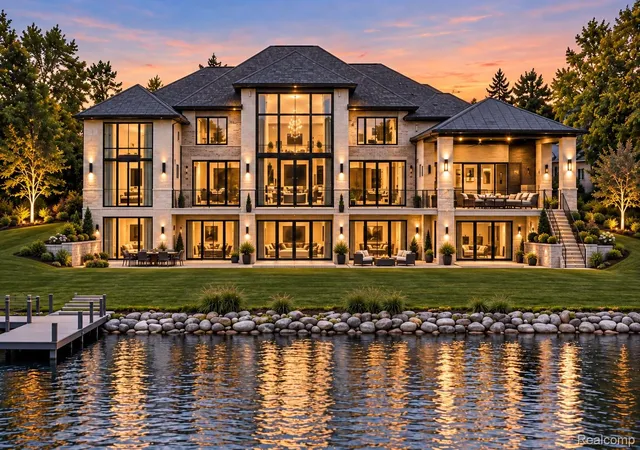 Photo 2 of Mansion for sale at 2717 Turtle Shrs Dr, Bloomfield Hills, MI 48302 | MLS# 20261081905 | Listing updated on 2026-10-20