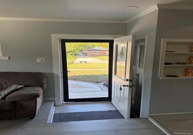 Photo 2 of Single family home for sale at 5926 N Silvery Ln, Dearborn Heights, MI 48127 | MLS# 20261081916 | Listing updated on 2026-10-12
